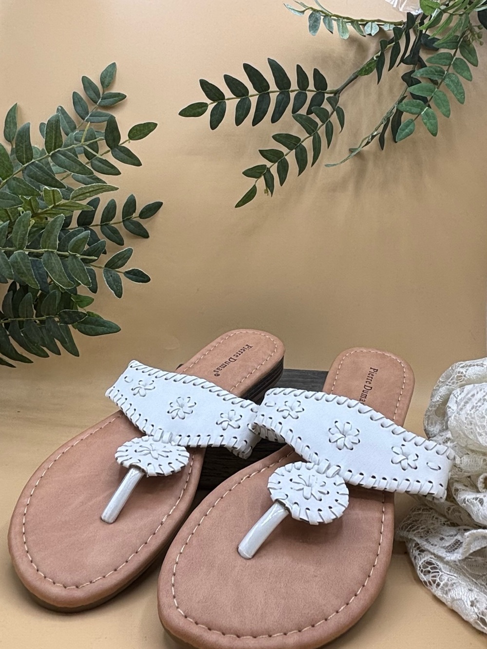 Pierre Dumas Women’s White Floral Leather Thong Sandals